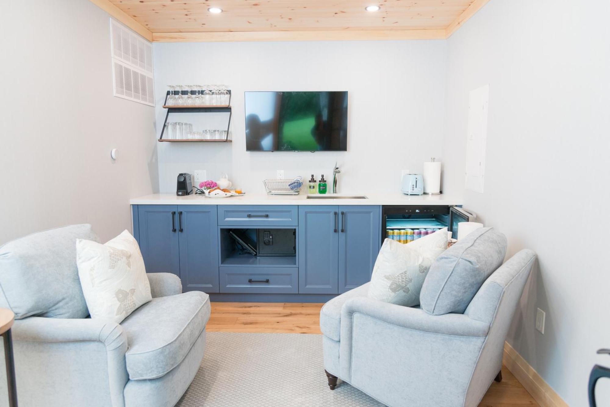 Готель Haliburton Post House Minden Екстер'єр фото