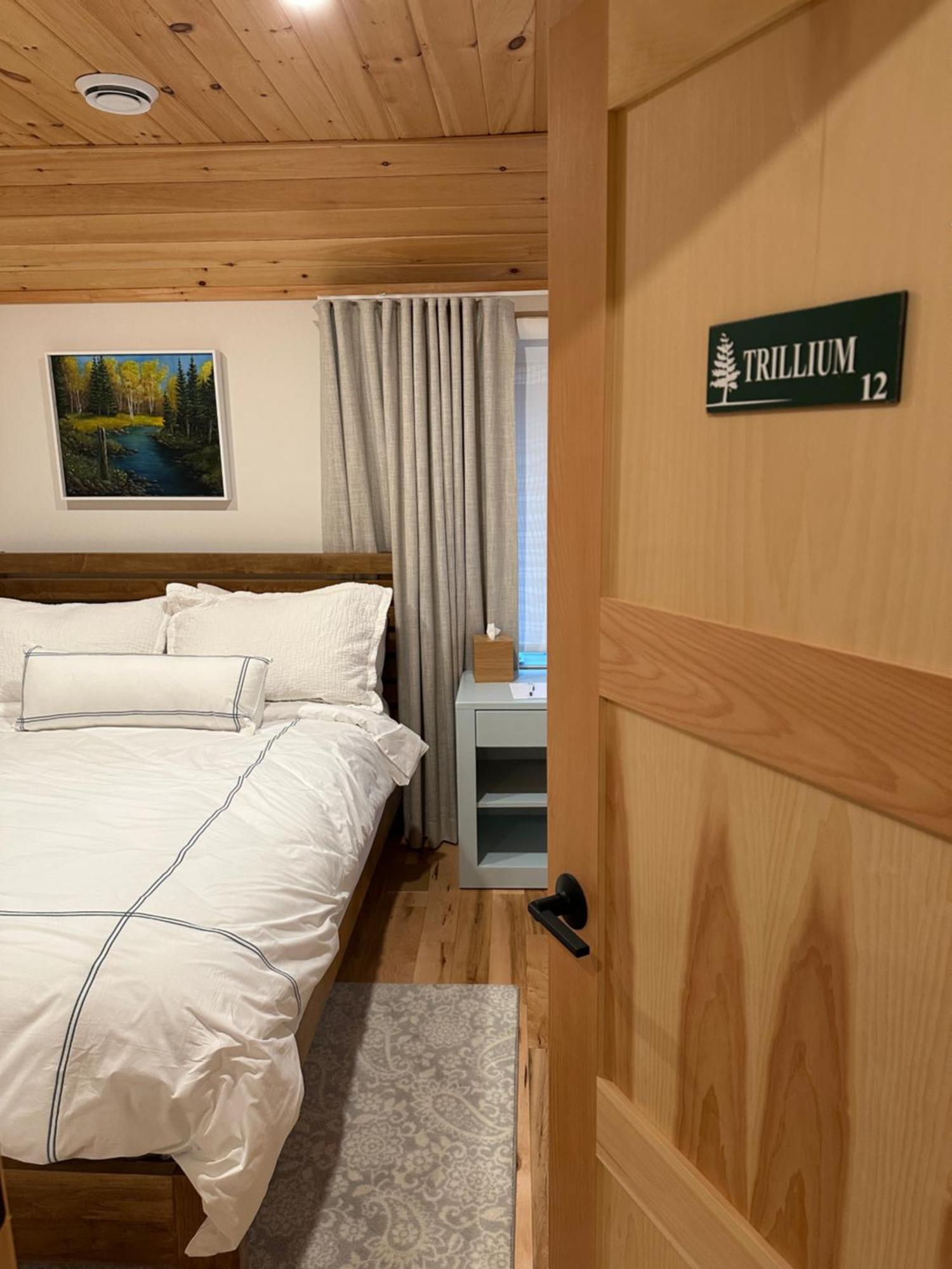 Готель Haliburton Post House Minden Екстер'єр фото