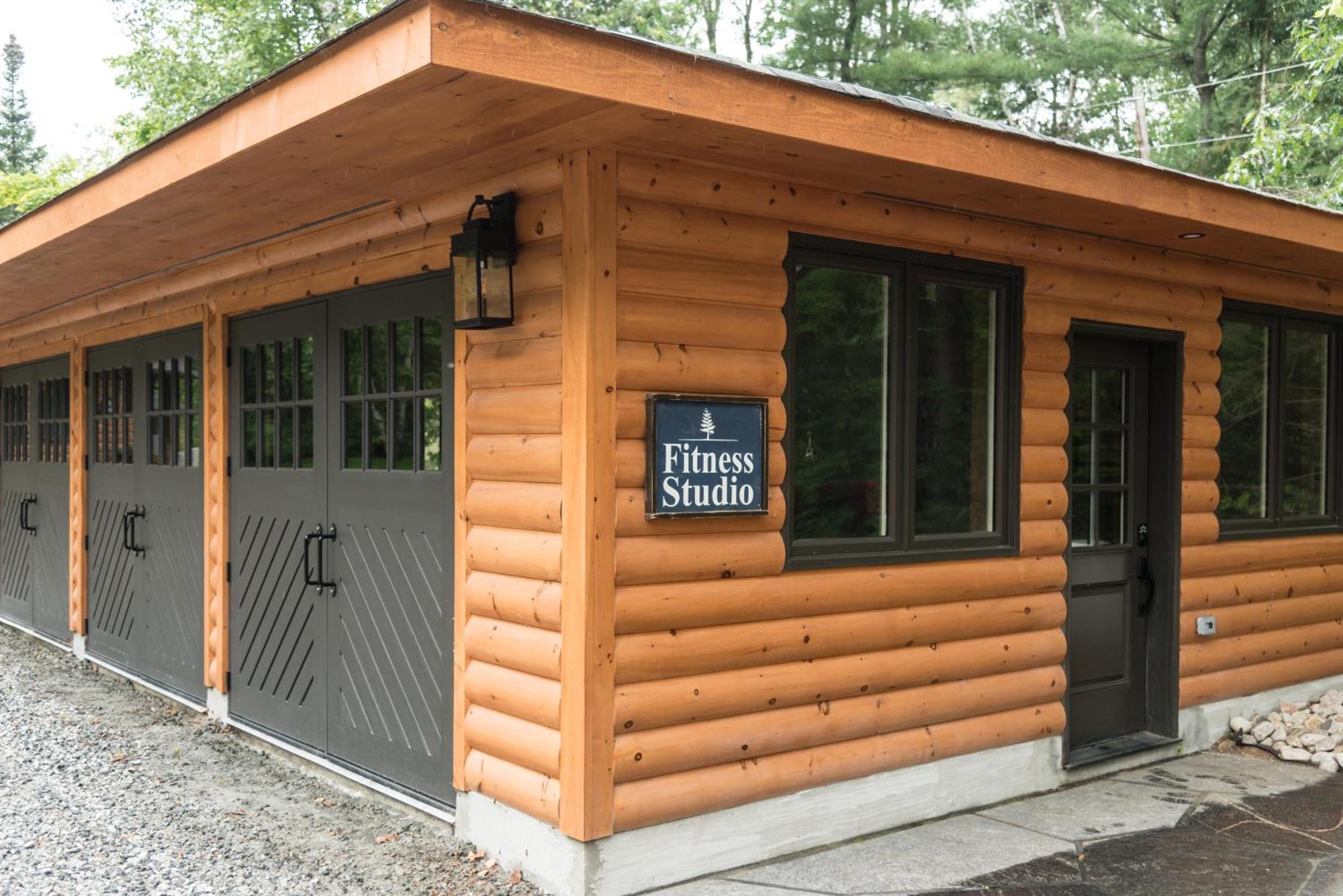 Готель Haliburton Post House Minden Екстер'єр фото