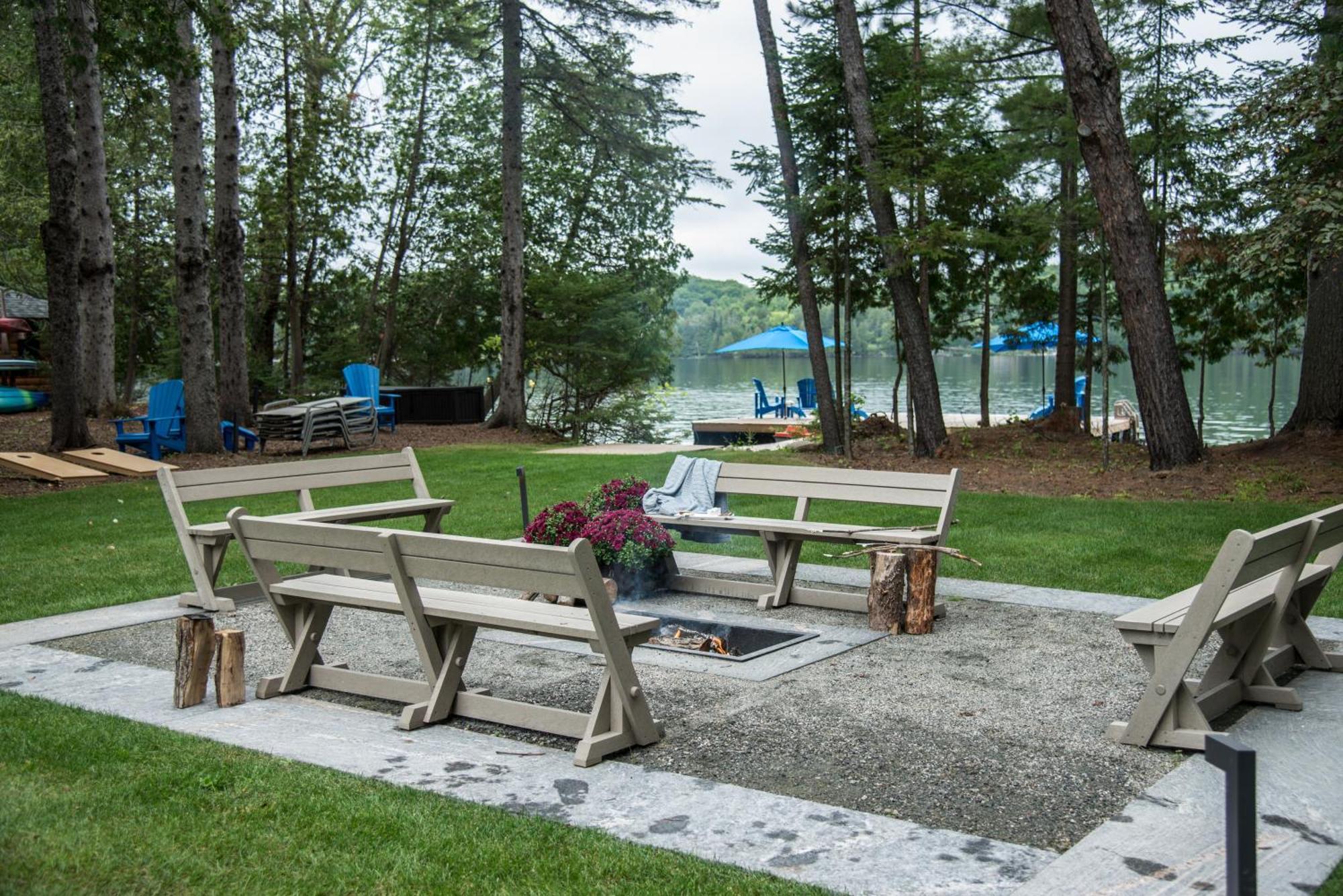 Готель Haliburton Post House Minden Екстер'єр фото