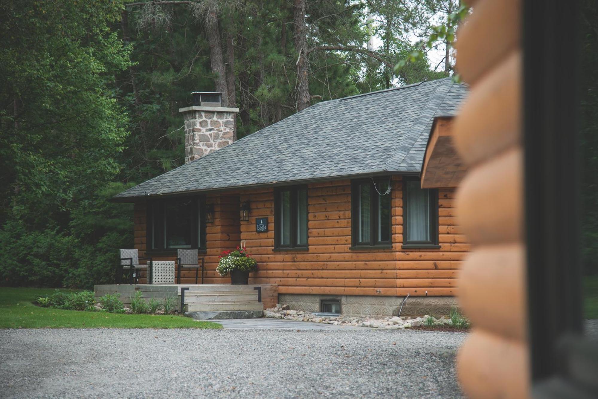 Готель Haliburton Post House Minden Екстер'єр фото